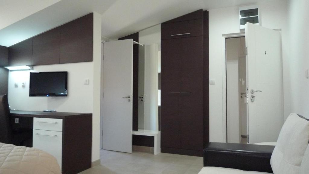 Apartments Good Night Ниш Номер фото